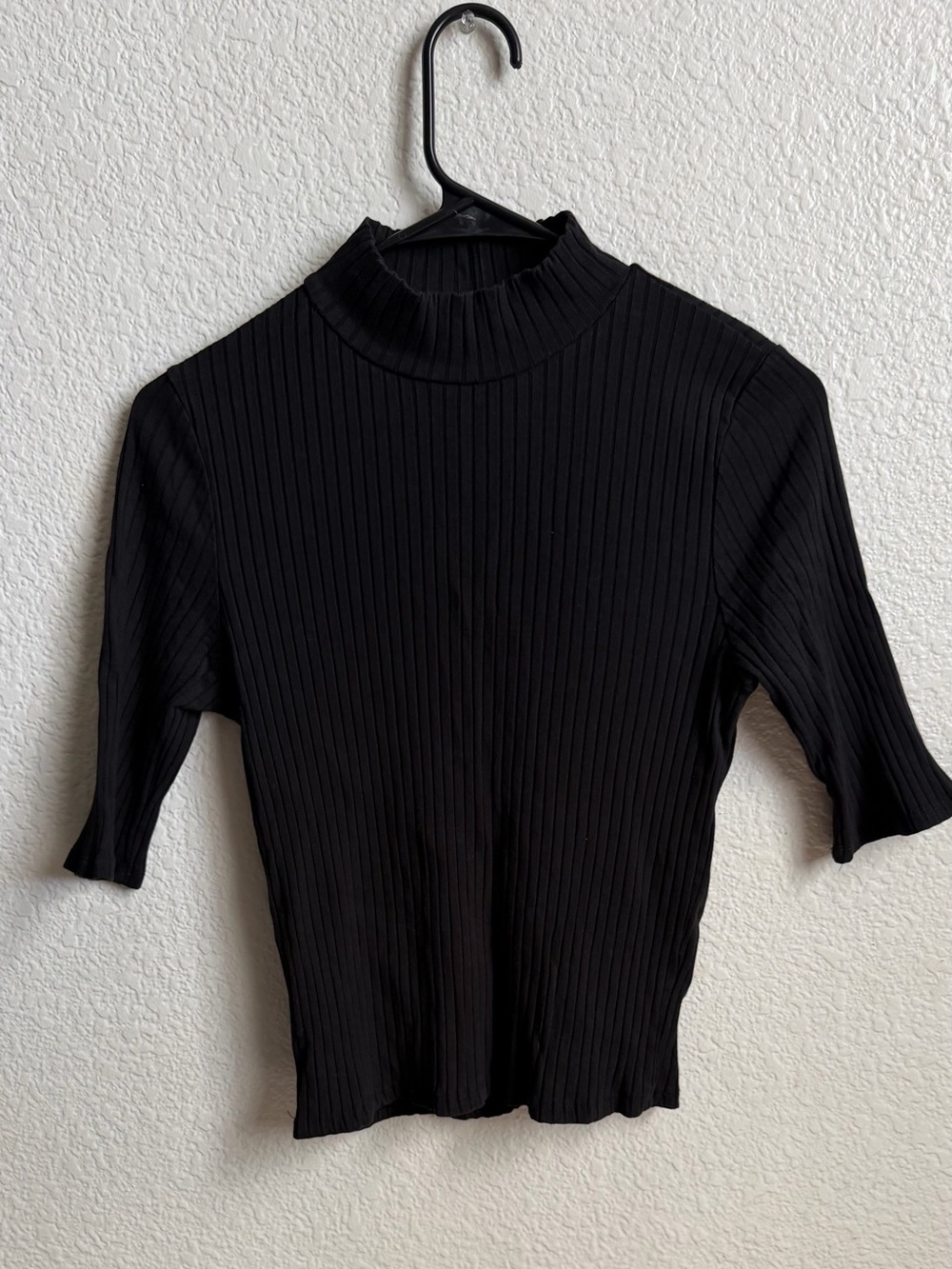 Heart & Hips Black Ribbed Mock Neck Short Sleeve Tee